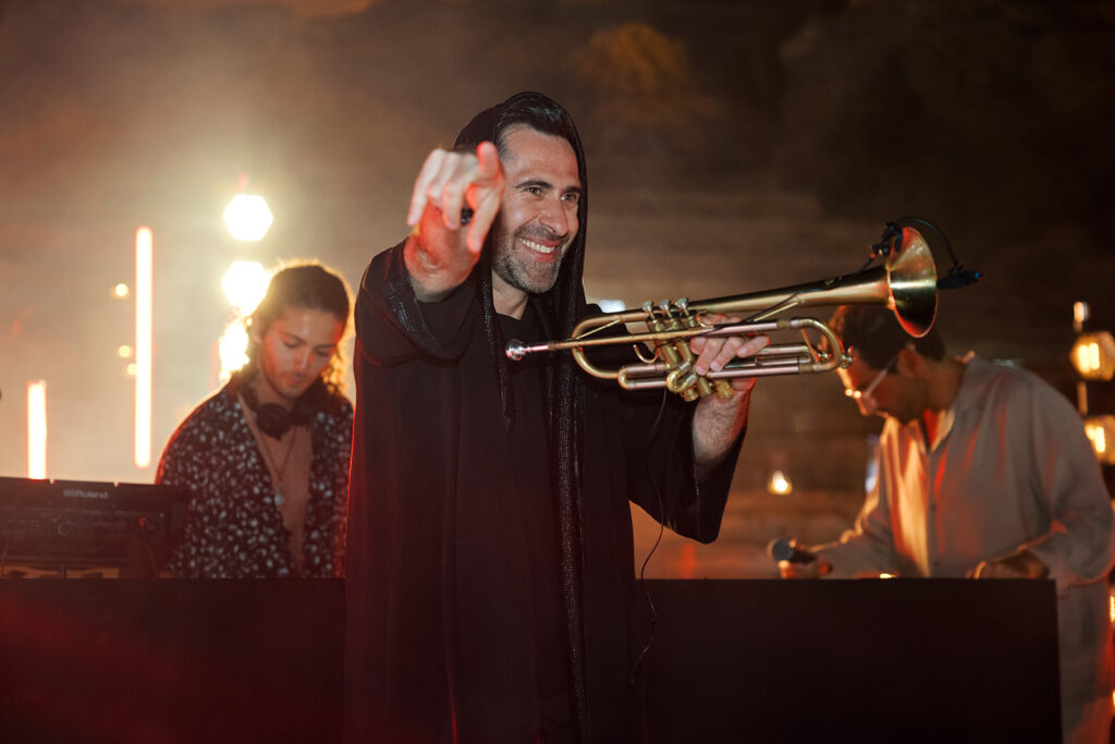 Wedding in Greece, Bride in Paros, Event planner in Greece, Event planner in Paros, Wedding in Paros, Destination wedding in Greece, Best event planners in Greece, Luxury wedding in Paros, Wedding flowers, Wedding party, Wedding Reception, Hydrangeas wedding, All white wedding