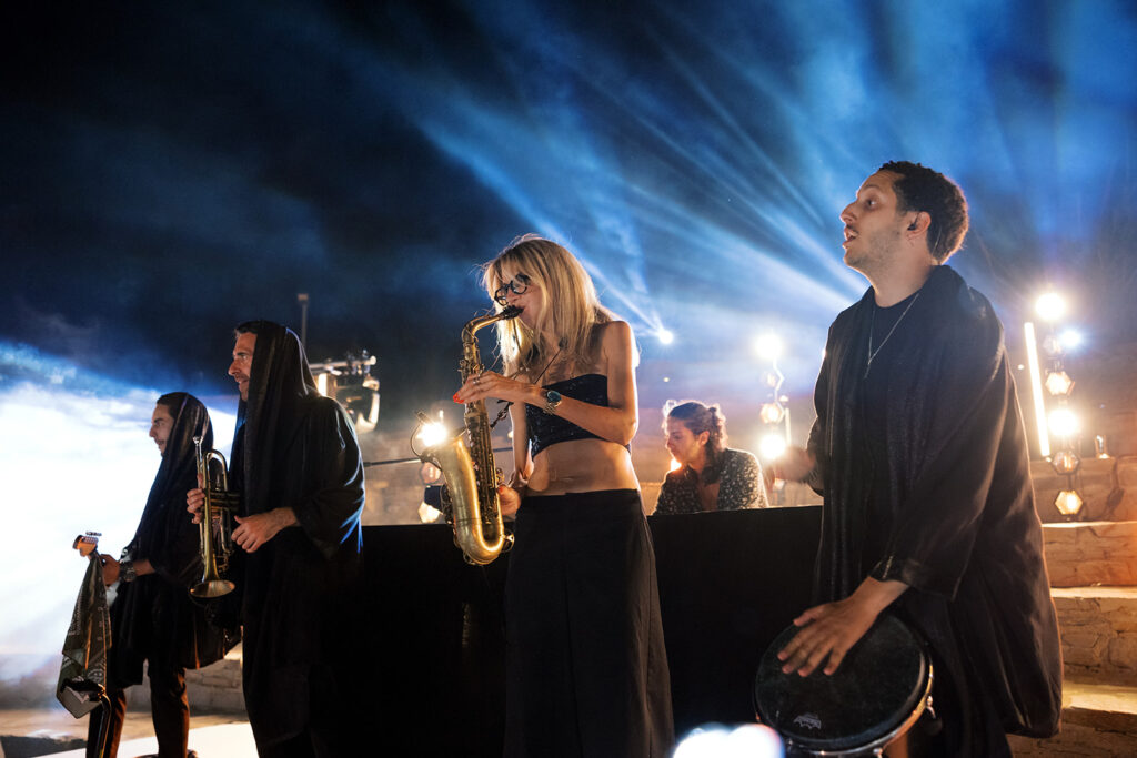 Wedding in Greece, Bride in Paros, Event planner in Greece, Event planner in Paros, Wedding in Paros, Destination wedding in Greece, Best event planners in Greece, Luxury wedding in Paros, Wedding flowers, Wedding party, Wedding Reception, Hydrangeas wedding, All white wedding