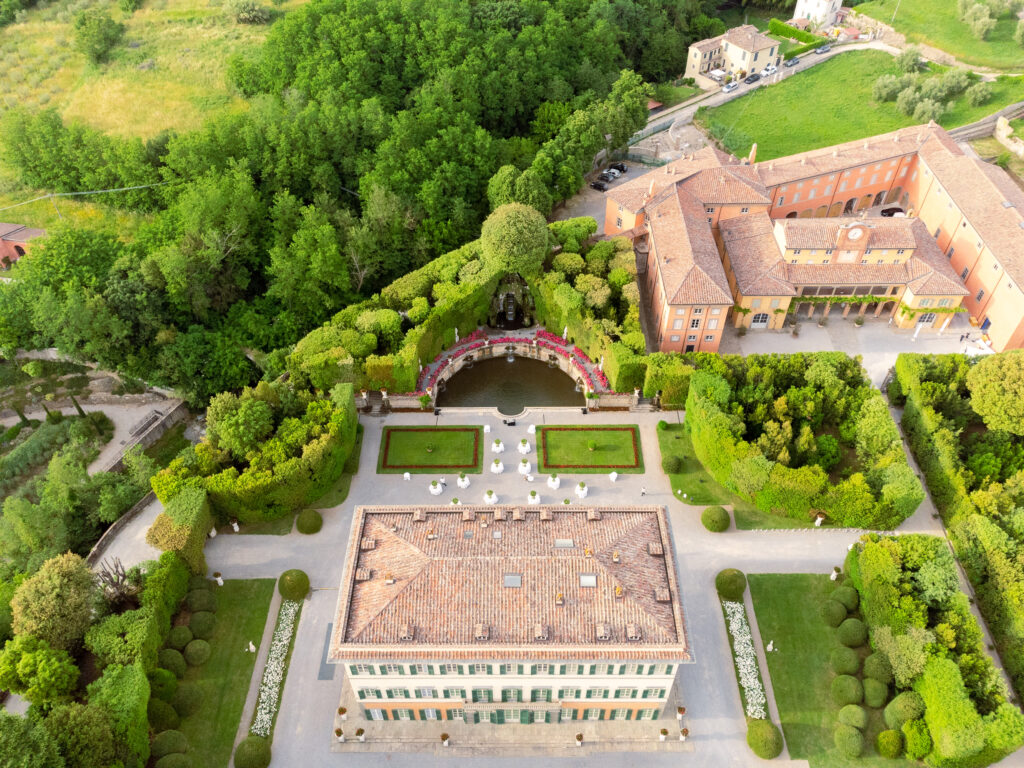 Wedding in Italy, Event planner in Greece & Italy, Event planner in Florence, Wedding in Italy, Destination wedding in Greece & Italy, Best event planners in Greece & Italy, Wedding flowers, Wedding party, Wedding Reception, Villa wedding